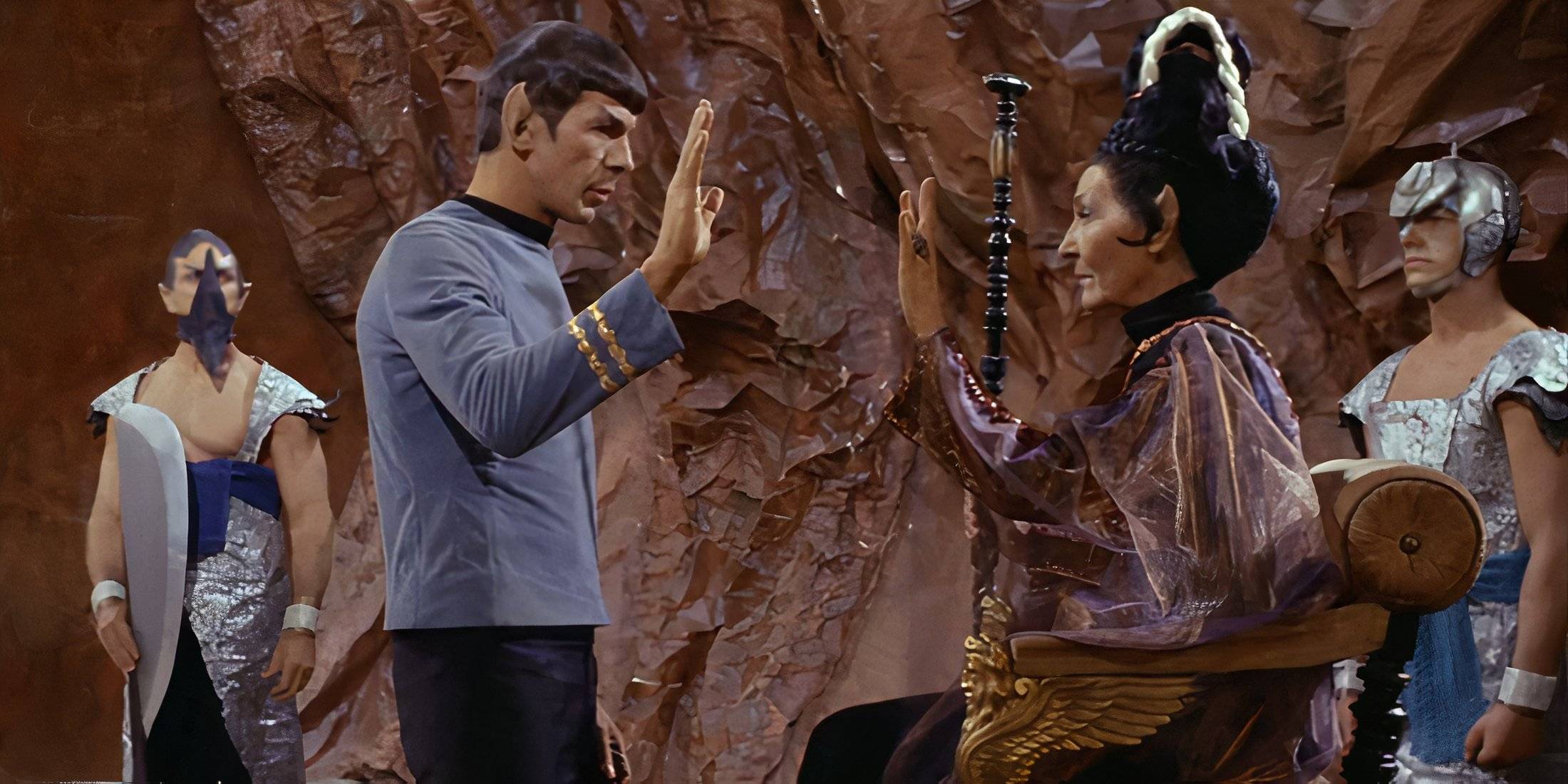 Spock with T'Pau using Vulcan salute